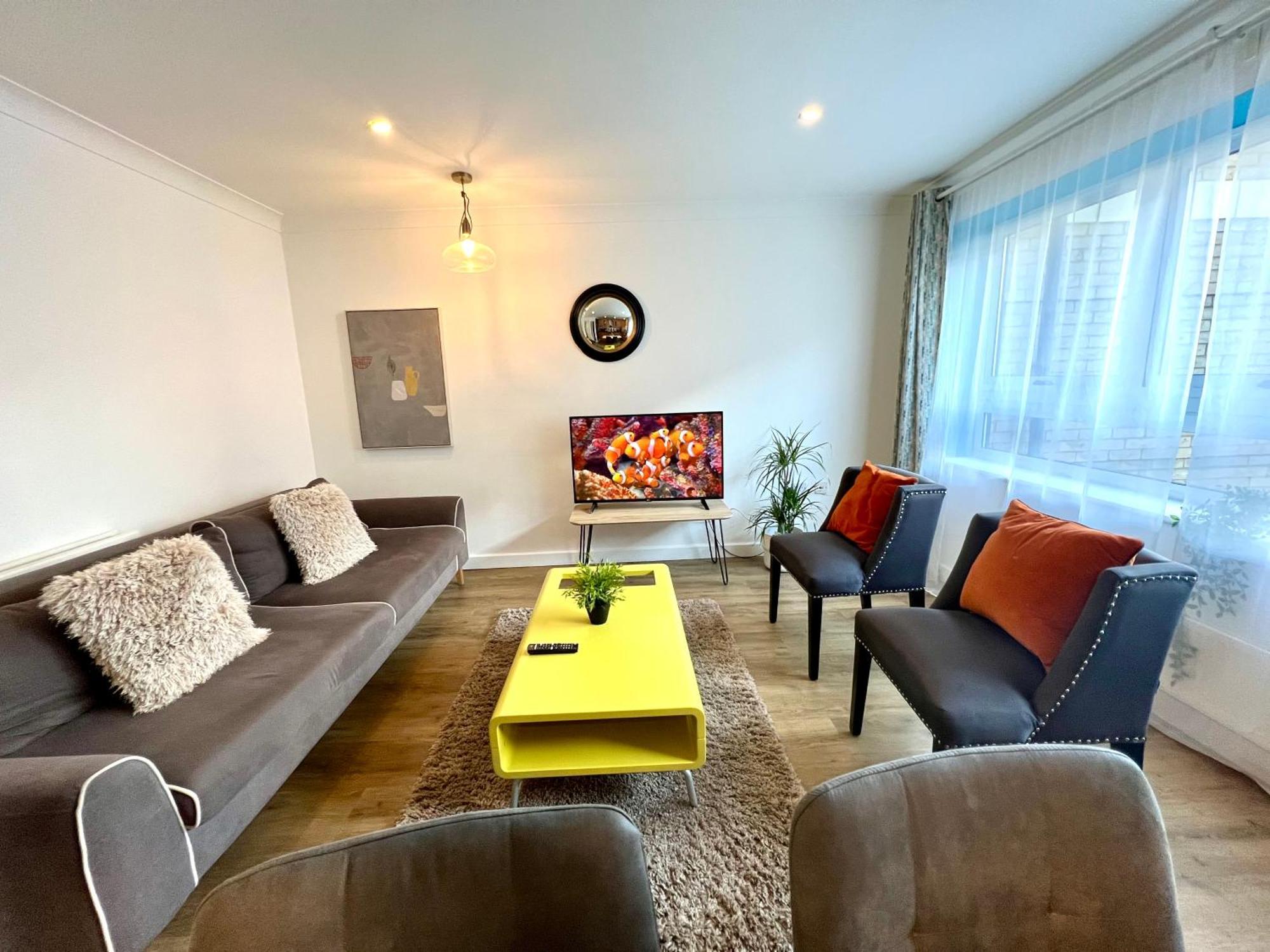 Home2 Home - Market Rise Кембридж Экстерьер фото
